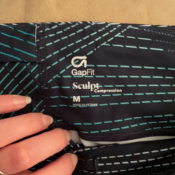 Gap Navy & Green Capris - Picture 2 of 5